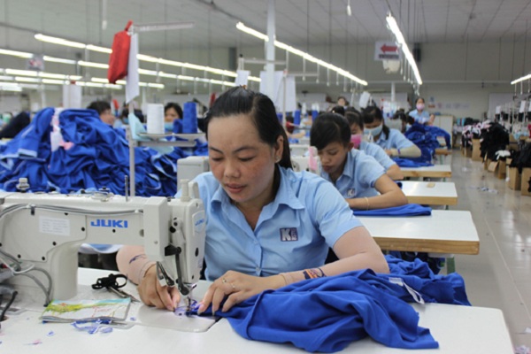 những nỗi trăn trở của công nhân may mặc