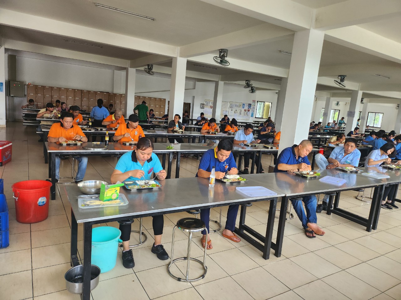 nhân viên căng tin là gì - mô tả công việc