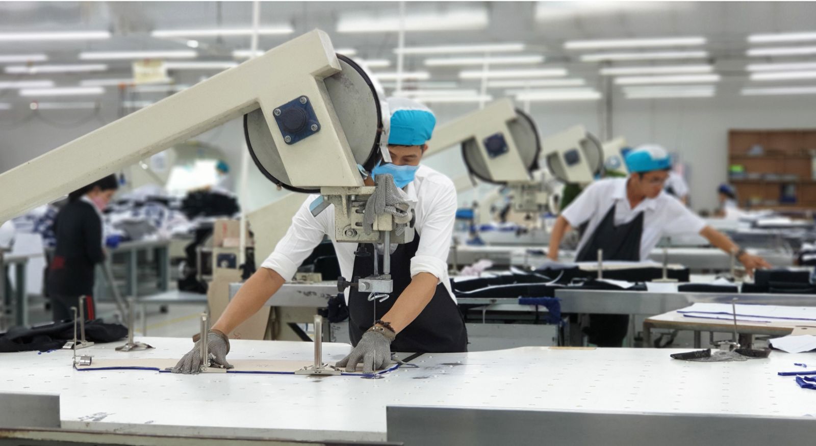 nhân viên iso trong nhà máy