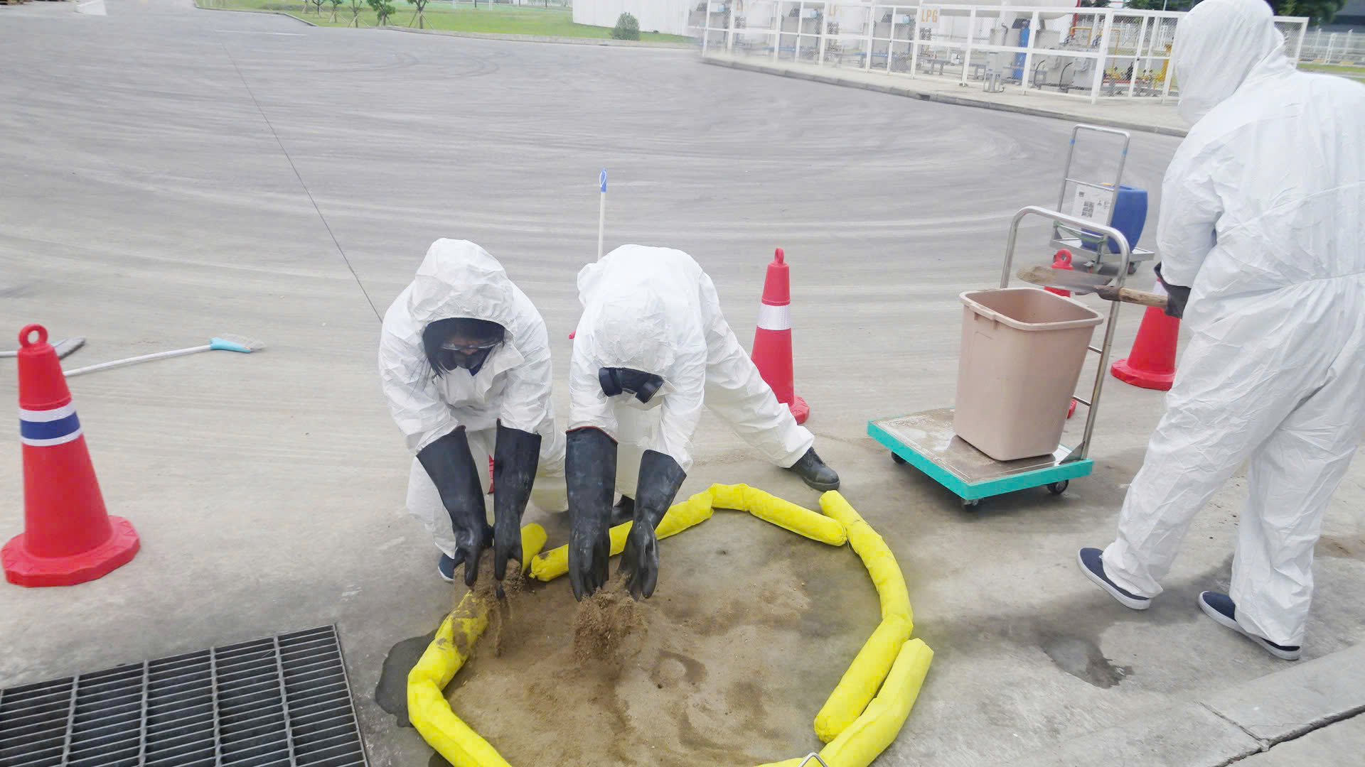 quy trình 7 bước xử lý sự cố tràn đổ hoá chất trong nhà máy