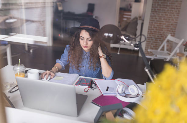 Designer có nên nghỉ việc công ty để làm Freelancer