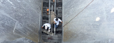 Nam công nhân nhà máy xi măng bị cuốn vào băng chuyền đá chết thảm