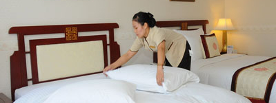 Khám phá những trải nghiệm tuyệt vời của nghề phục vụ phòng khách sạn