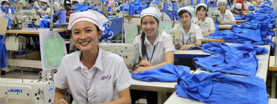Dệt may: “nghề đại chúng” và mức lương hiện tại