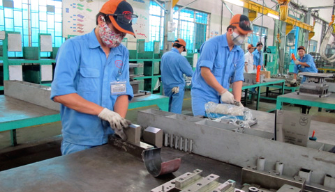 Nhìn nhận khách quan về việc doanh nghiệp ngại tuyển công nhân nam Nghệ An - Hà Tĩnh